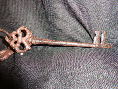 Cast Iron Key - 6 Long Keys